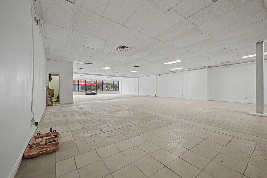More Photos Of 19323 W Warren Ave, Detroit Storefront Retail Residential For Lease
