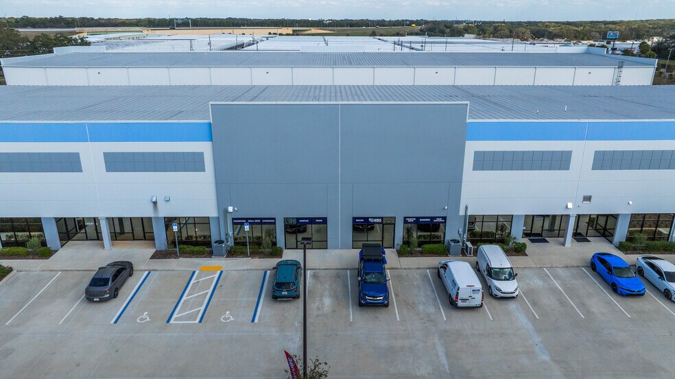 More Photos Of 2870 Clarcona Rd, Apopka Warehouse For Sale