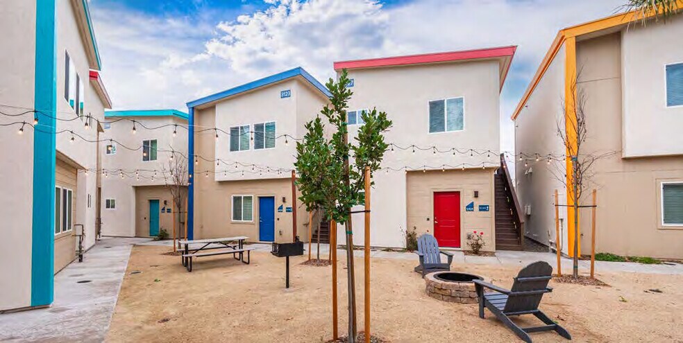 More Photos Of 3131 W St, Sacramento Apartments For Sale