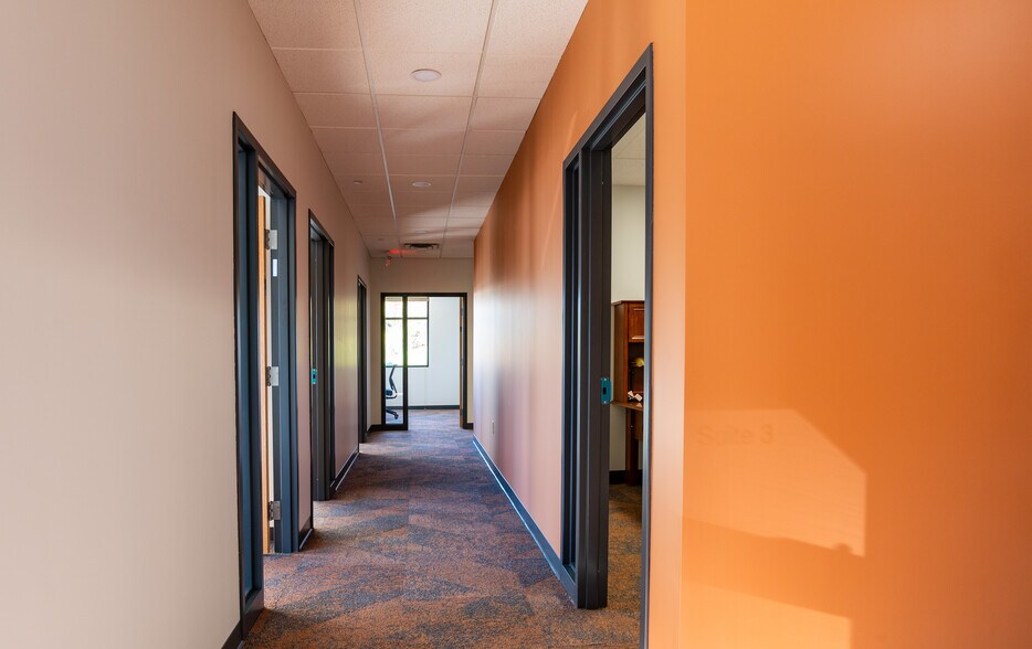 More Photos Of 611 Bielenberg Dr, Woodbury Office For Lease