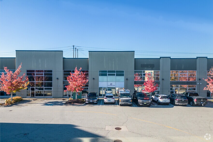 More Photos Of 1225 Kingsway Ave, Port Coquitlam Warehouse For Lease
