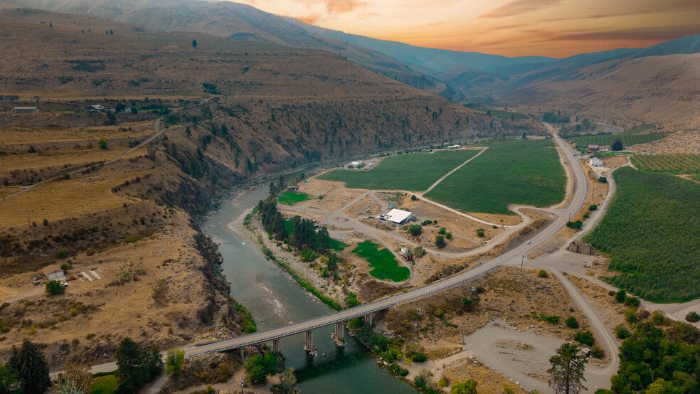 More Photos Of 385 State Route 153, Pateros, WA 98846, USA, Pateros Specialty For Sale