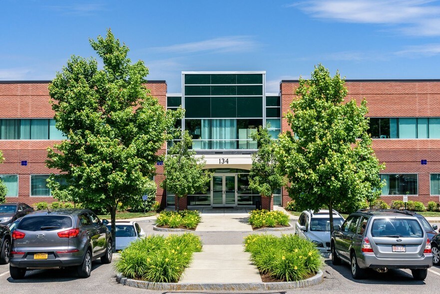 More Photos Of 134 Turnpike Rd, Southborough Medical For Lease