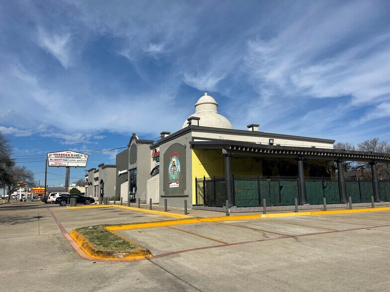More Photos Of 8014 Harry Hines Blvd, Dallas Storefront For Lease