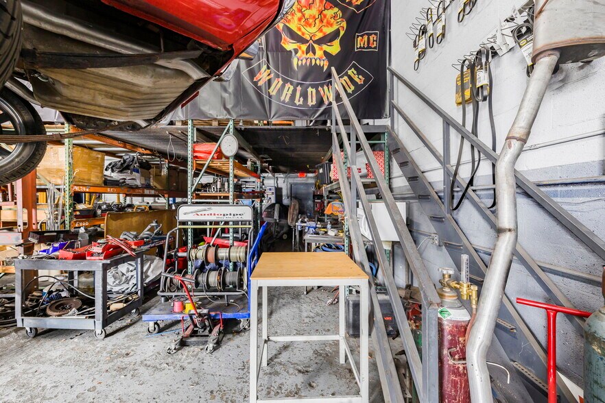 More Photos Of 12468-12470 SW 128th St, Miami Service For Sale