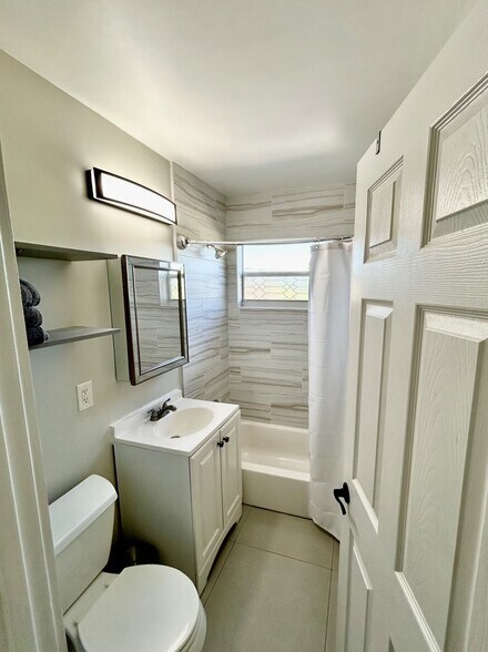 More Photos Of 940 Charles St, West Palm Beach Multifamily For Sale