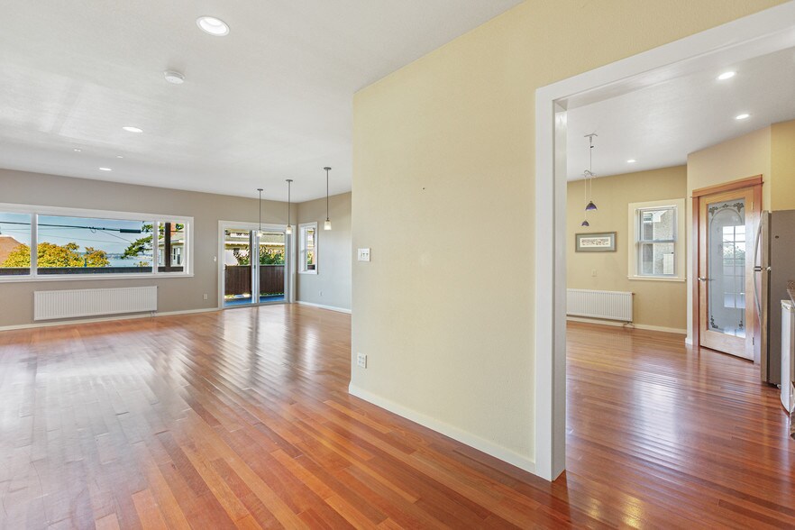 More Photos Of 829 2nd St, Mukilteo Office Residential For Sale