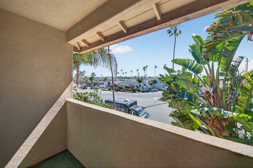 More Photos Of 4930 W Point Loma Blvd, San Diego Apartments For Sale