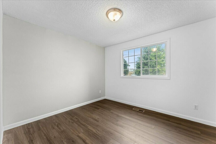 More Photos Of 941 Beaver Creek Rd, Aumsville Industrial For Sale
