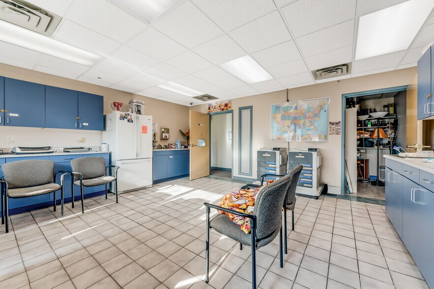 More Photos Of 224 Spruce St, Morgantown Office For Sale