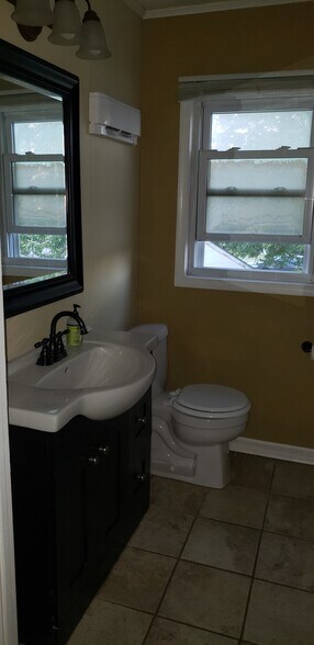 More Photos Of 1303 Veterans Hwy, Bristol Office For Sale