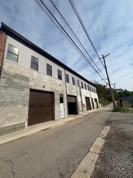 More Photos Of 1430 High St, Pittsburgh Industrial For Lease