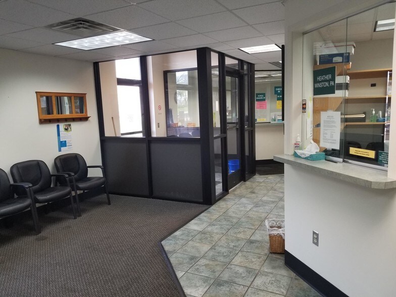 More Photos Of 420 Whitehall Rd, Muskegon Storefront Retail Office For Lease