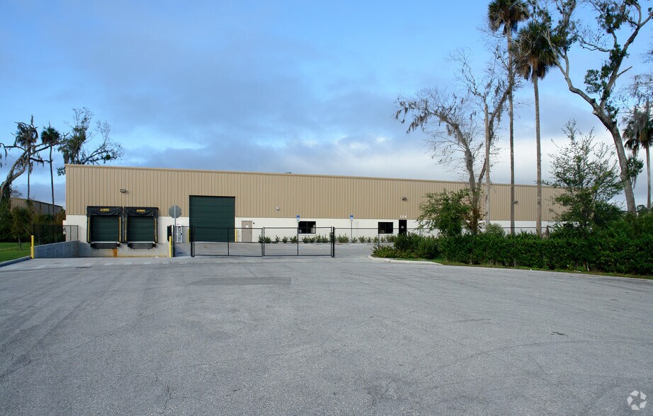 More Photos Of 104 Challenger Ct, Sanford Warehouse For Lease