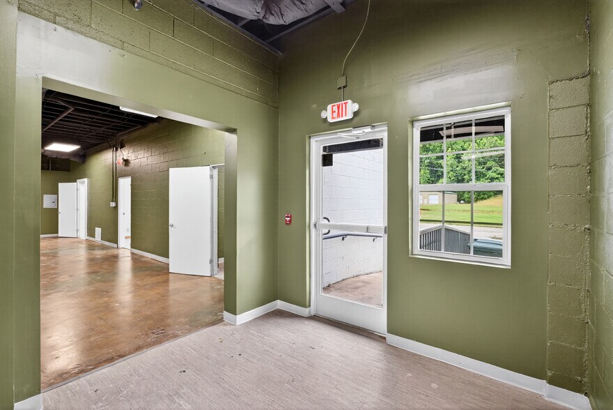 More Photos Of 1141 S Trade St, Tryon General Retail For Lease
