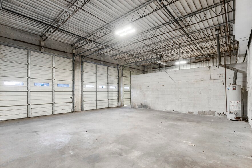 More Photos Of 1511 W Broadway St, Ardmore Auto Dealership For Sale