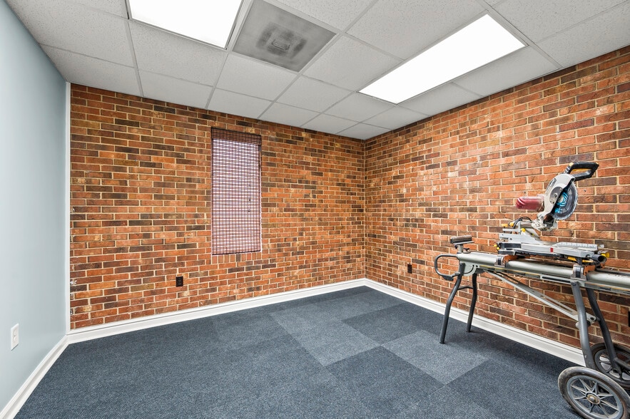 More Photos Of 808-810 W Main St, Jamestown Auto Repair For Sale