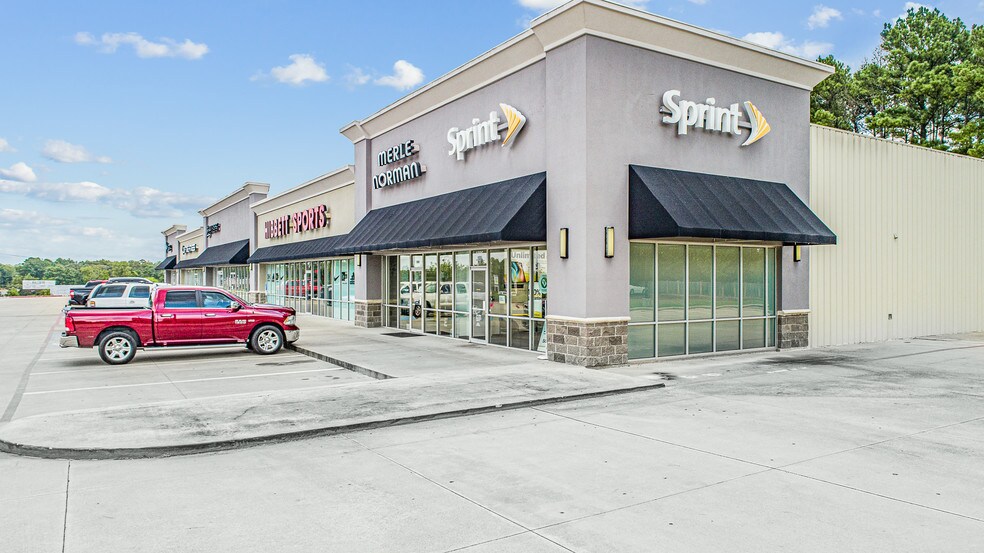 More Photos Of 1806 East End Blvd N, Marshall General Retail For Lease