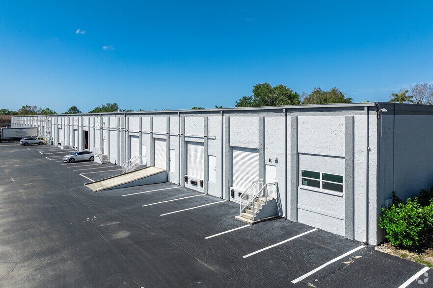 More Photos Of 4227 Enterprise Ave, Naples Warehouse For Lease