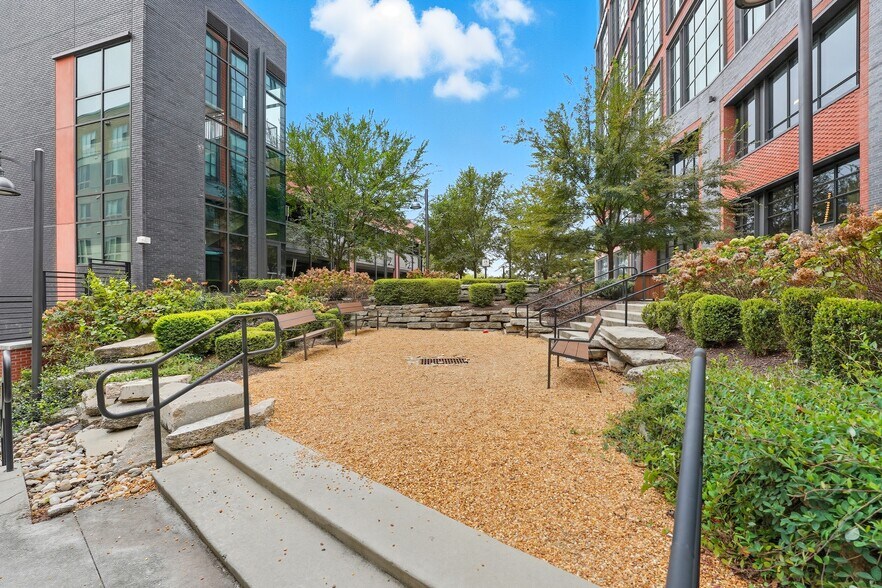 More Photos Of 555 S Mangum St, Durham Office For Lease