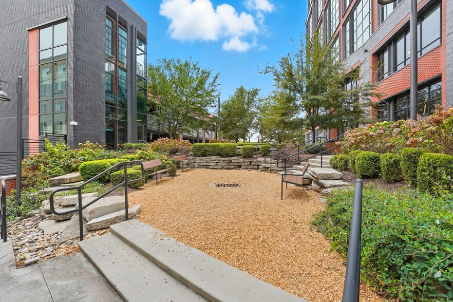 More Photos Of 555 S Mangum St, Durham Office For Lease