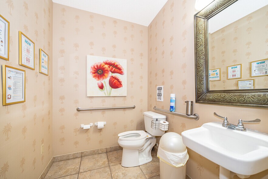 More Photos Of 809 E Oak St, Kissimmee Medical For Sale