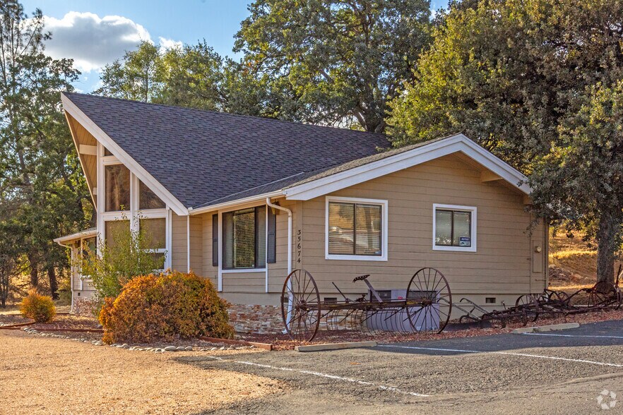 Primary Photo Of 35674 Highway 41, Coarsegold Office For Sale