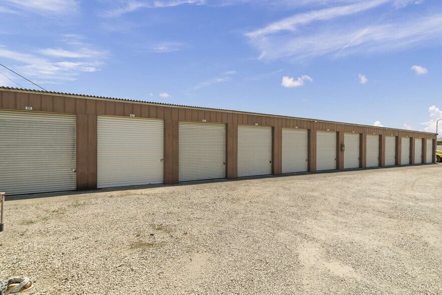 More Photos Of 29480 Pacific St, Hayward Self Storage For Sale