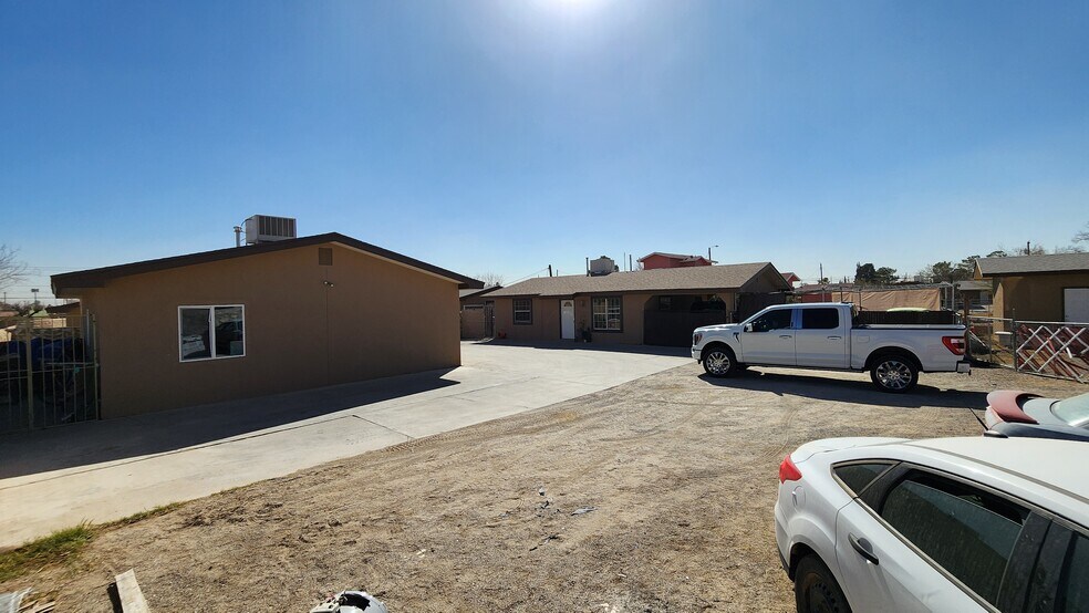 More Photos Of 216 S Schutz Dr, El Paso Apartments For Sale