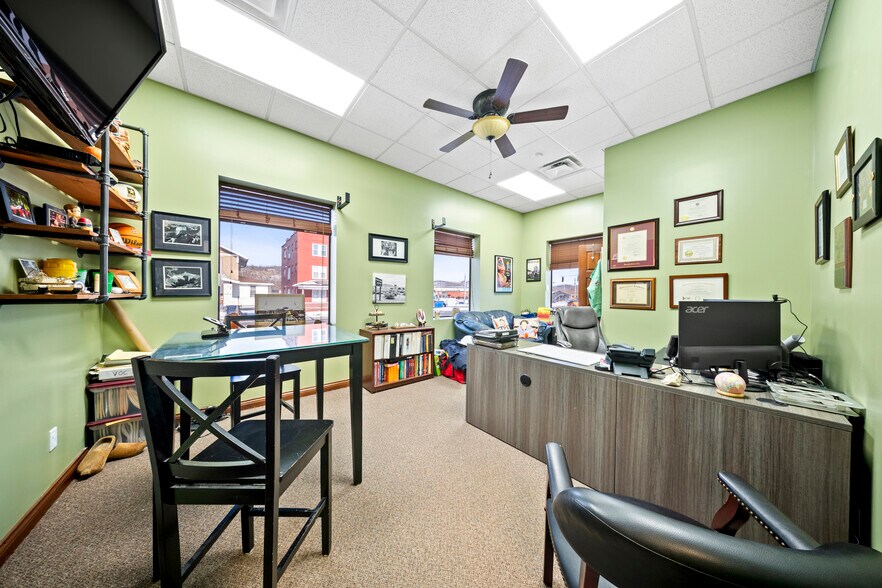 More Photos Of 3224 Winchester Ave, Ashland Flex For Sale