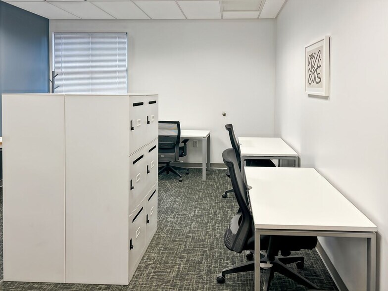 More Photos Of 1 Oakwood Dr, Scranton Coworking Space