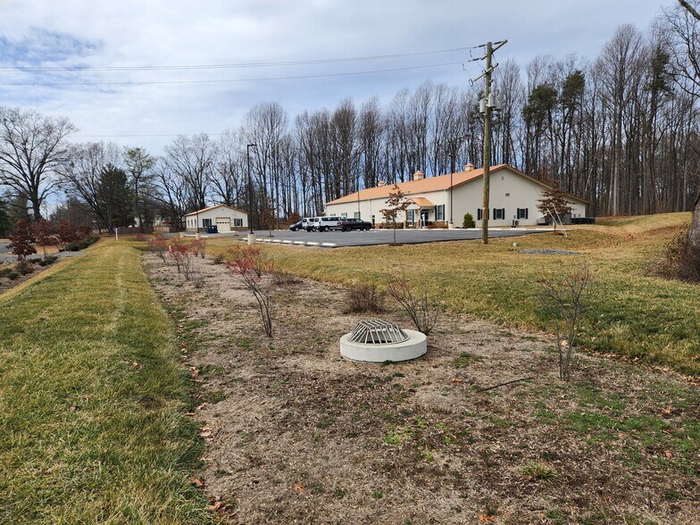 More Photos Of 7180 Opal Rd, Warrenton Office For Sale