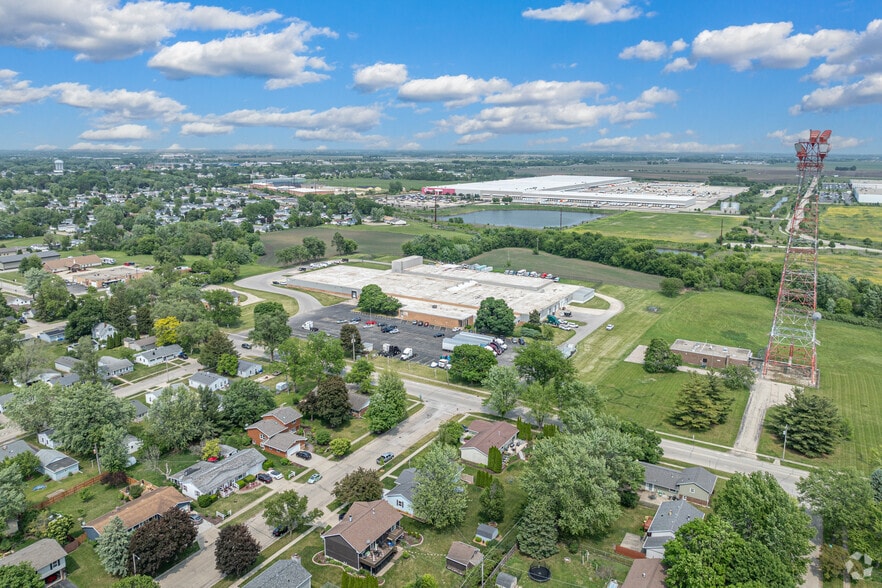 More Photos Of 1288 S 7th St, Dekalb Warehouse For Lease