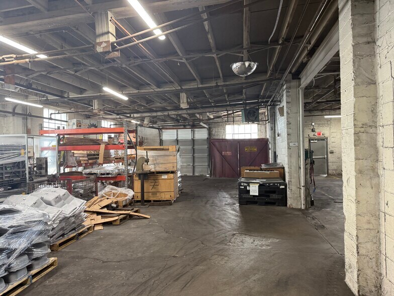 More Photos Of 1345 Henry St, Huntington Manufacturing For Sale