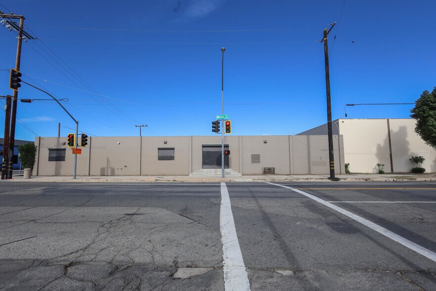 More Photos Of 1096 W Rialto Ave, San Bernardino Warehouse For Lease