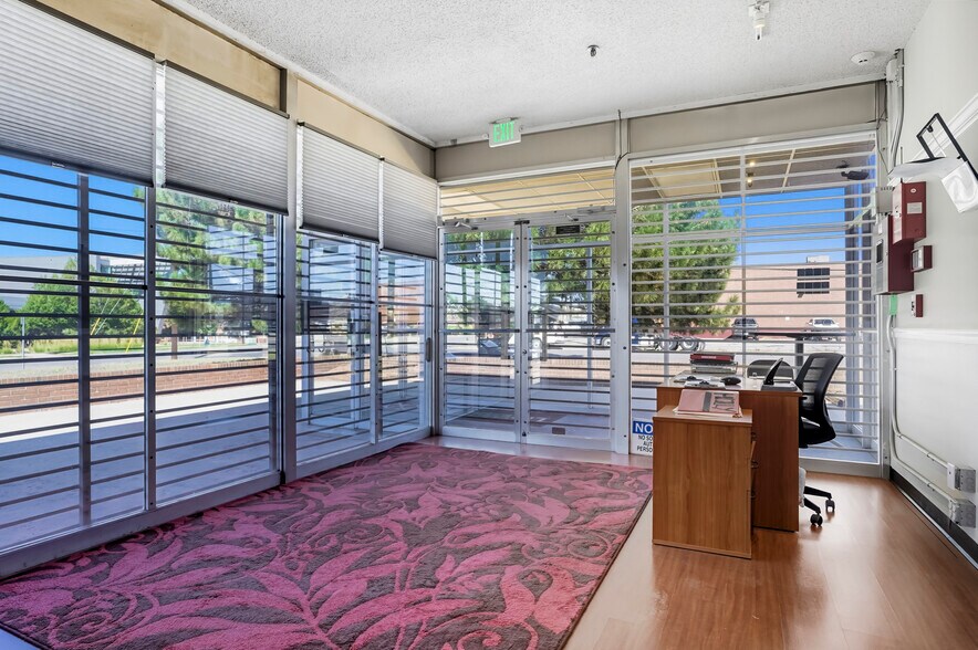 More Photos Of 3880 Holly St, Denver Warehouse For Sale