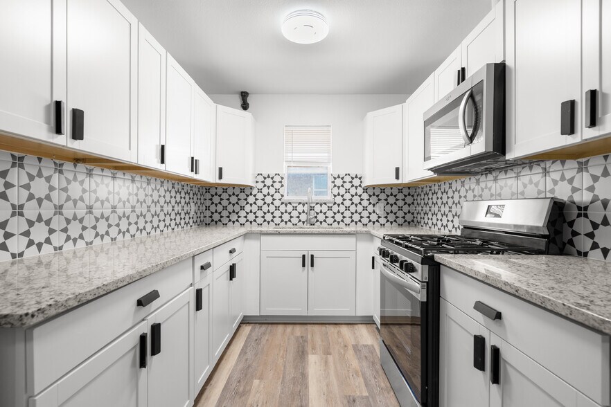 More Photos Of 2404 Louise St, Denton Multifamily For Sale