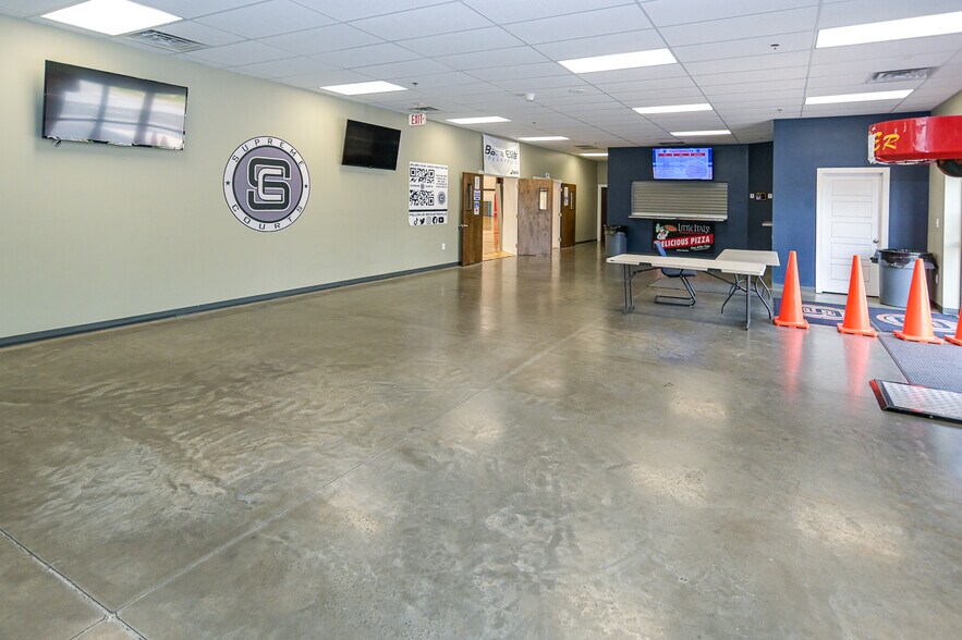 More Photos Of 4100 AL Highway 69, Guntersville Sports And Entertainment For Sale