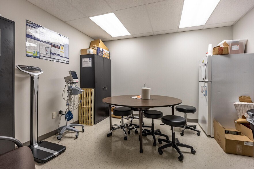 More Photos Of 1420 Fritz St SE, Cleveland Medical For Lease