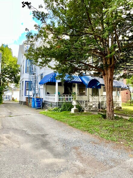 More Photos Of 58 Saint James St, Kingston Apartments For Sale
