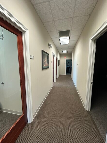 More Photos Of 4371 US Highway 17, Orange Park Office For Lease