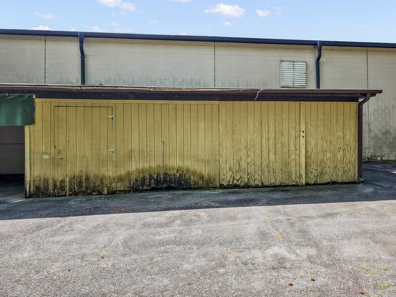 More Photos Of 2595 Viceroy Dr, Winston-Salem Warehouse For Lease