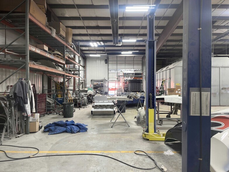 More Photos Of 941 66th Ave SW, Cedar Rapids Warehouse For Sale