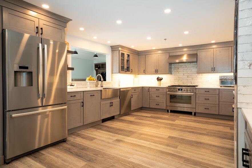 More Photos Of 2759 Vt Rt 11, Peru Hotel For Sale