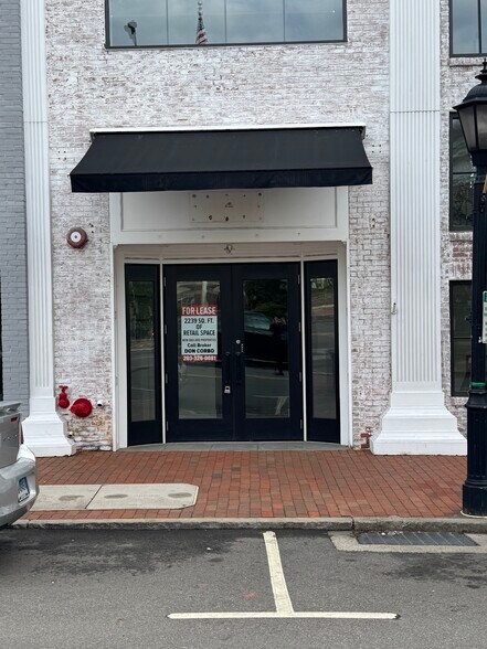 Primary Photo Of 80 Main St, New Canaan Storefront For Lease