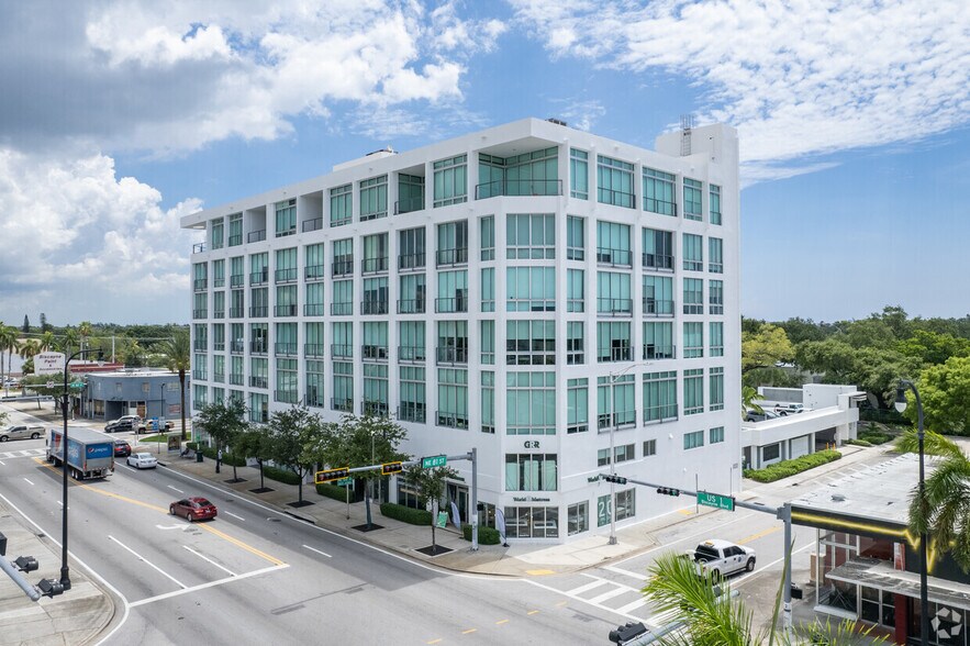 More Photos Of 8101 Biscayne Blvd, Miami Office For Sale