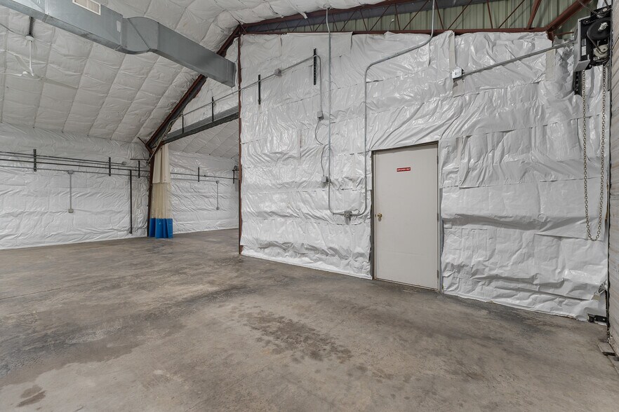 More Photos Of 1294 Midland Trl, Milton Flex For Sale