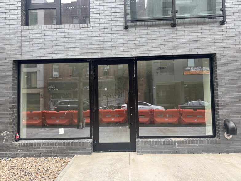 More Photos Of 4325 52nd St, Woodside Apartments For Lease