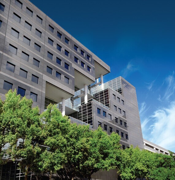 More Photos Of 20 Greenway Plz, Houston Office For Lease