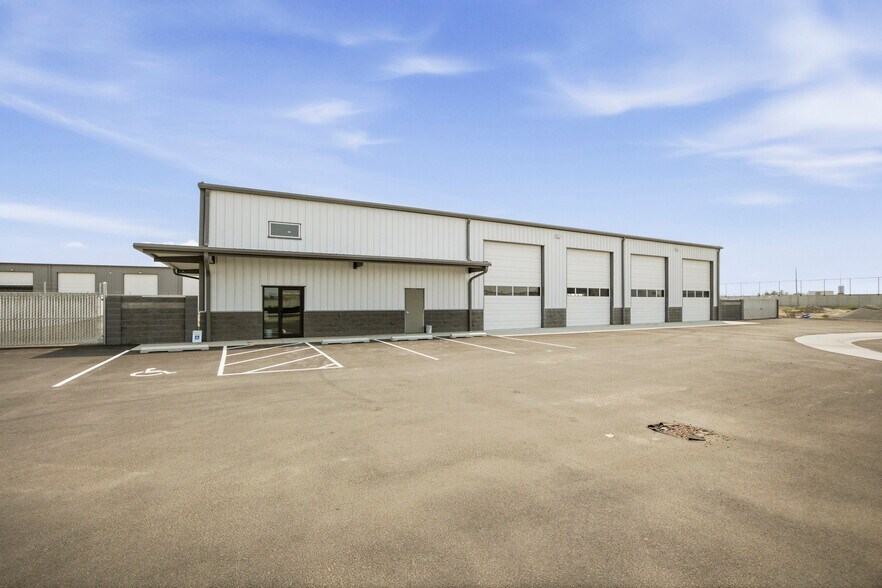 More Photos Of 1342 E Saint Helens St, Pasco Light Distribution For Lease